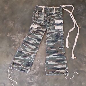 Vintage Y2K Miss Me Camo Cargo Low Rise Pants Women’s Size S Mall Goth Lace Trim